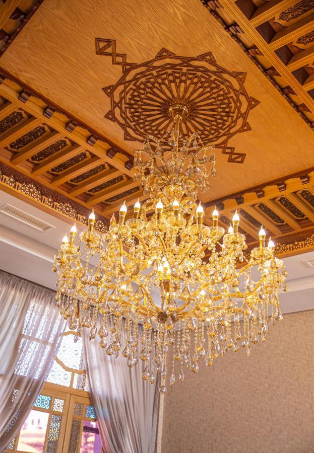 Waves Aqua Resort Кенитра Екстериор снимка A chandelier