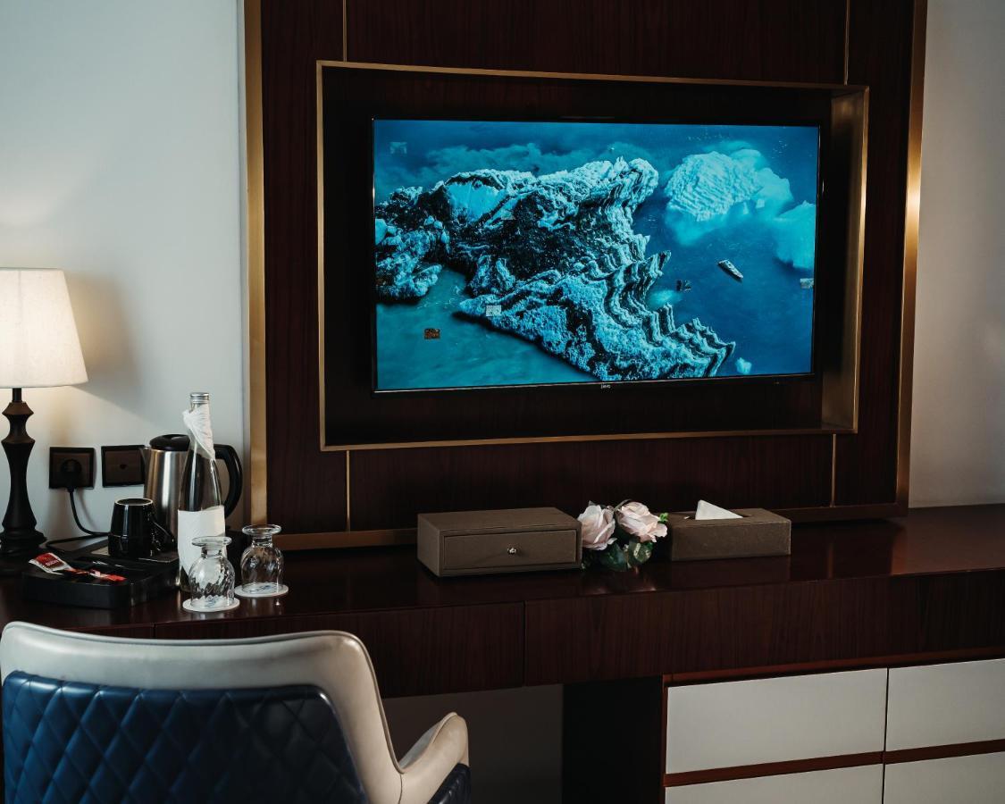 Waves Aqua Resort Кенитра Екстериор снимка A television in a hotel room