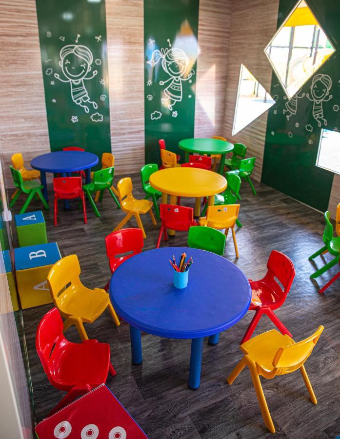 Waves Aqua Resort Кенитра Екстериор снимка Kindergarten classroom