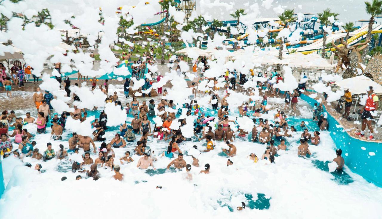 Waves Aqua Resort Кенитра Екстериор снимка Foam party at Privilege Ibiza