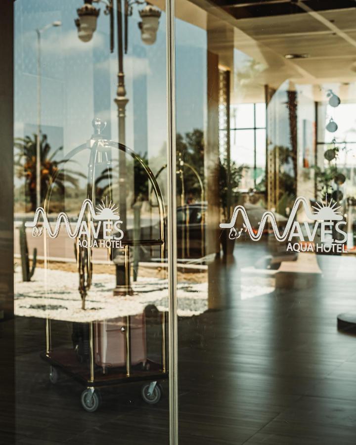 Waves Aqua Resort Кенитра Екстериор снимка Entrance to the hotel