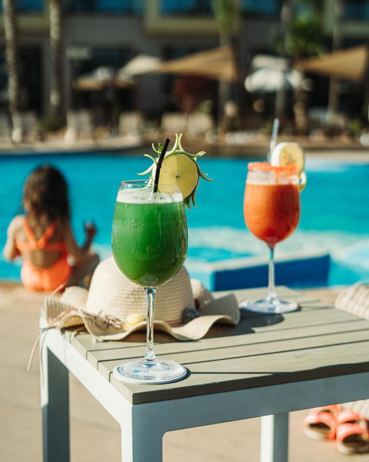 Waves Aqua Resort Кенитра Екстериор снимка A green smoothie