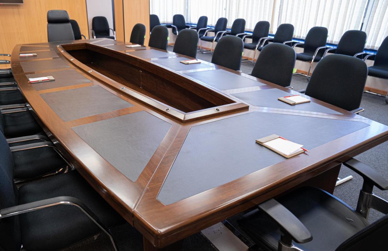 Waves Aqua Resort Кенитра Екстериор снимка A conference table