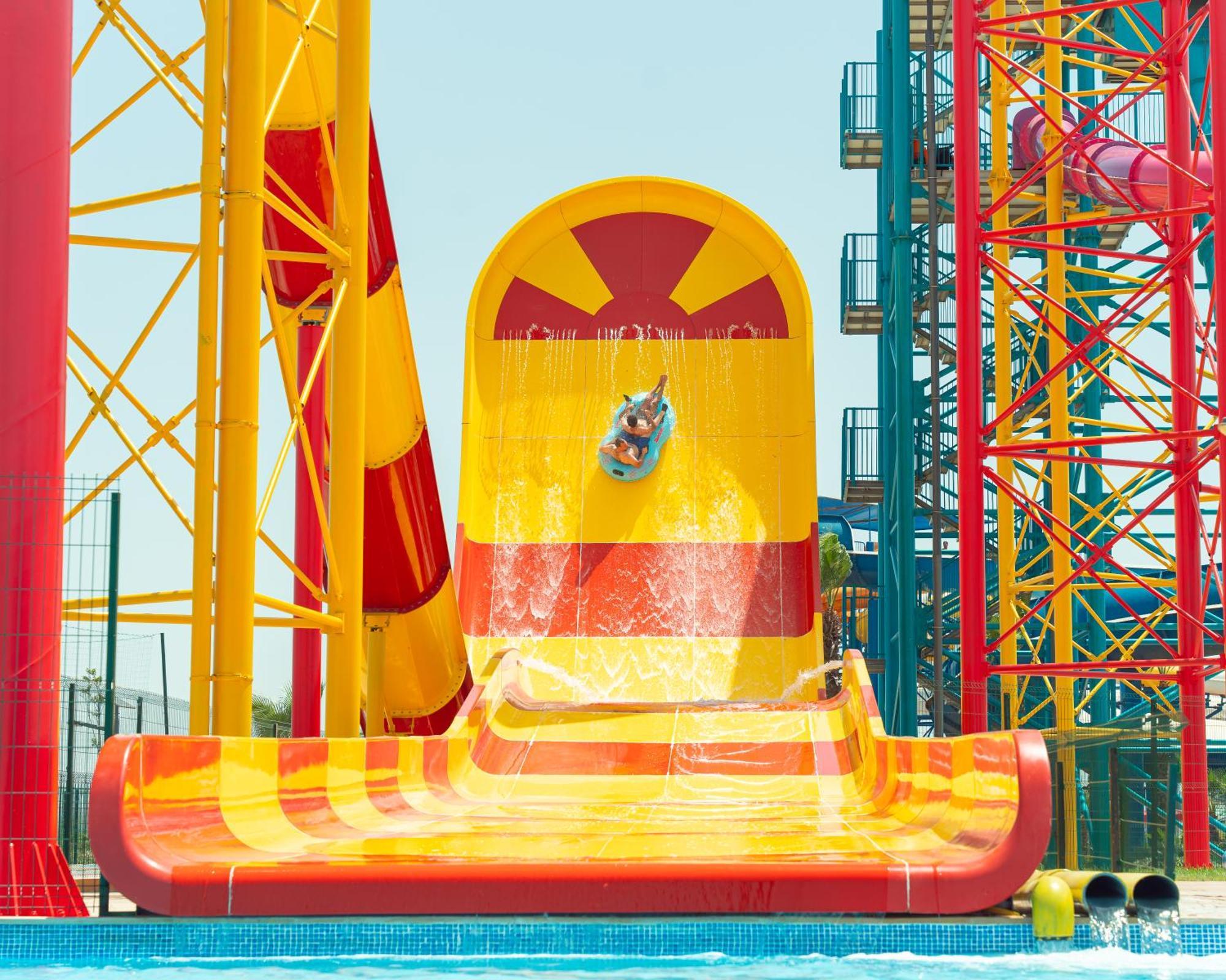 Waves Aqua Resort Кенитра Екстериор снимка The "Big Yellow Box"